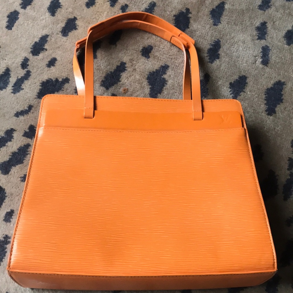 Louis Vuitton bag - Picture 1 of 6